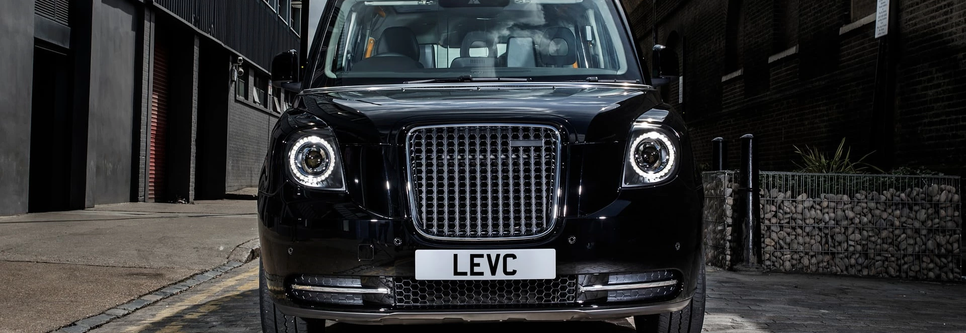 The black cab goes green as new hybrid LEVC TX taxi is officially unveiled 
